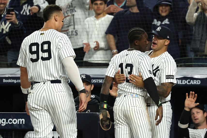 Los Yankees superan a los Medias Rojas de Boston y empatan la Serie de Comodines