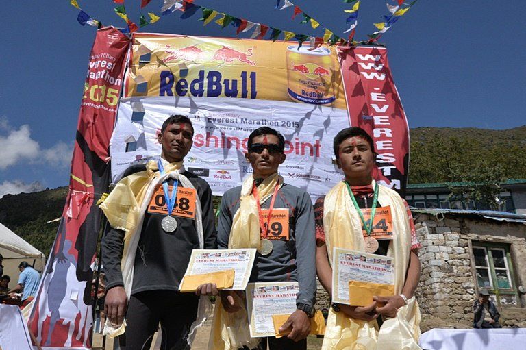 La maratón del Everest, disputada por 54 atletas cinco meses después del terremoto