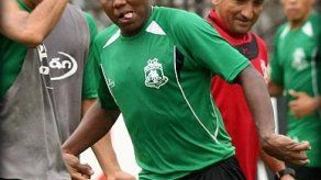 Panameño Gabriel Ríos no sigue en el Dragón de El Salvador