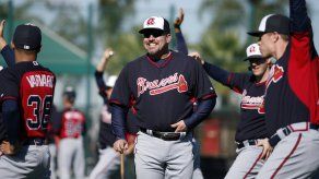 Bravos renuevan contrato de manager Fredi González