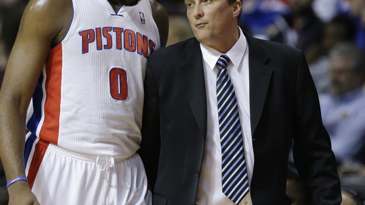 Pistons estrenan entrenador y ganan