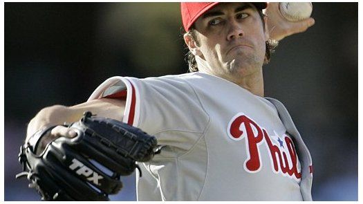 Hamels y Filis llegan a acuerdo por 3 años