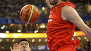 España dice que se fió demasiado contra China en básquet