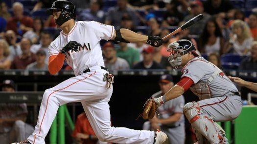 Con jonrón de Stanton los Marlins vencen a Nacionales 4x3