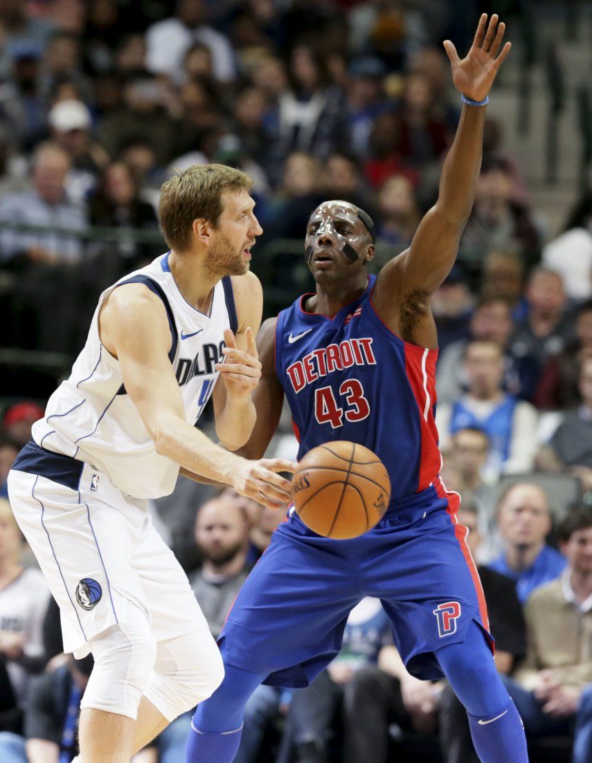 Barnes encabeza triunfo de Mavericks ante Pistons