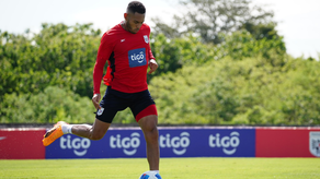 Thomas Christiansen informa por qué no convocó a Ismael Díaz