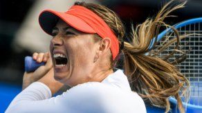 Sharapova pasa a cuartos en Shenzhen por abandono de su rival