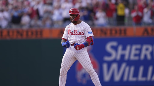 MLB: Edmundo Sosa conectó su primer triple de la temporada