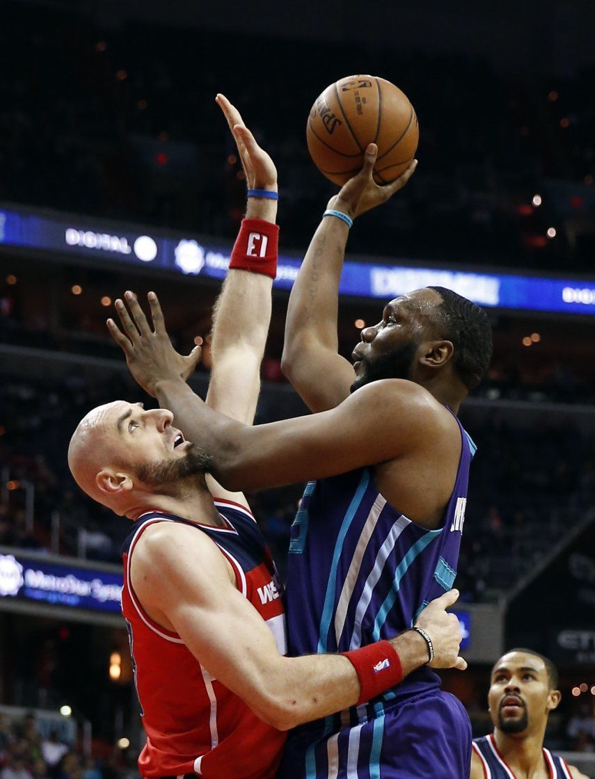 Wizards sabotean intento de Charlotte de quedar cuartos