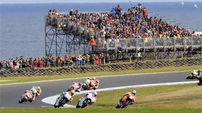 Stoner supera a Rossi y gana el GP de Australia