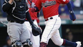 Indios debutan en casa con victoria sobre Medias Blancas