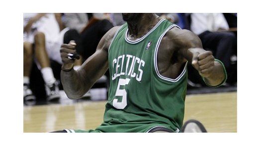 Celtics hilan 6to triunfo seguido; Spurs vuelven a la realidad