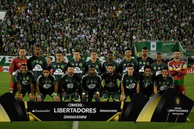 Chapecoense rumbo a Medellín después de ganar su primer título tras la tragedia