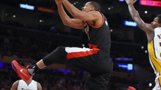 Lillard y McCollum guían a Blazers a victoria sobre Lakers