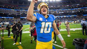 NFL: Justin Herbert acordó extensión millonaria con los Chargers