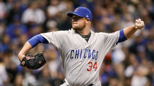 Lester aporta en la loma y con el bate; Cachorros aplastan