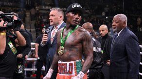 Jermall Charlo lanza reto a Canelo Álvarez