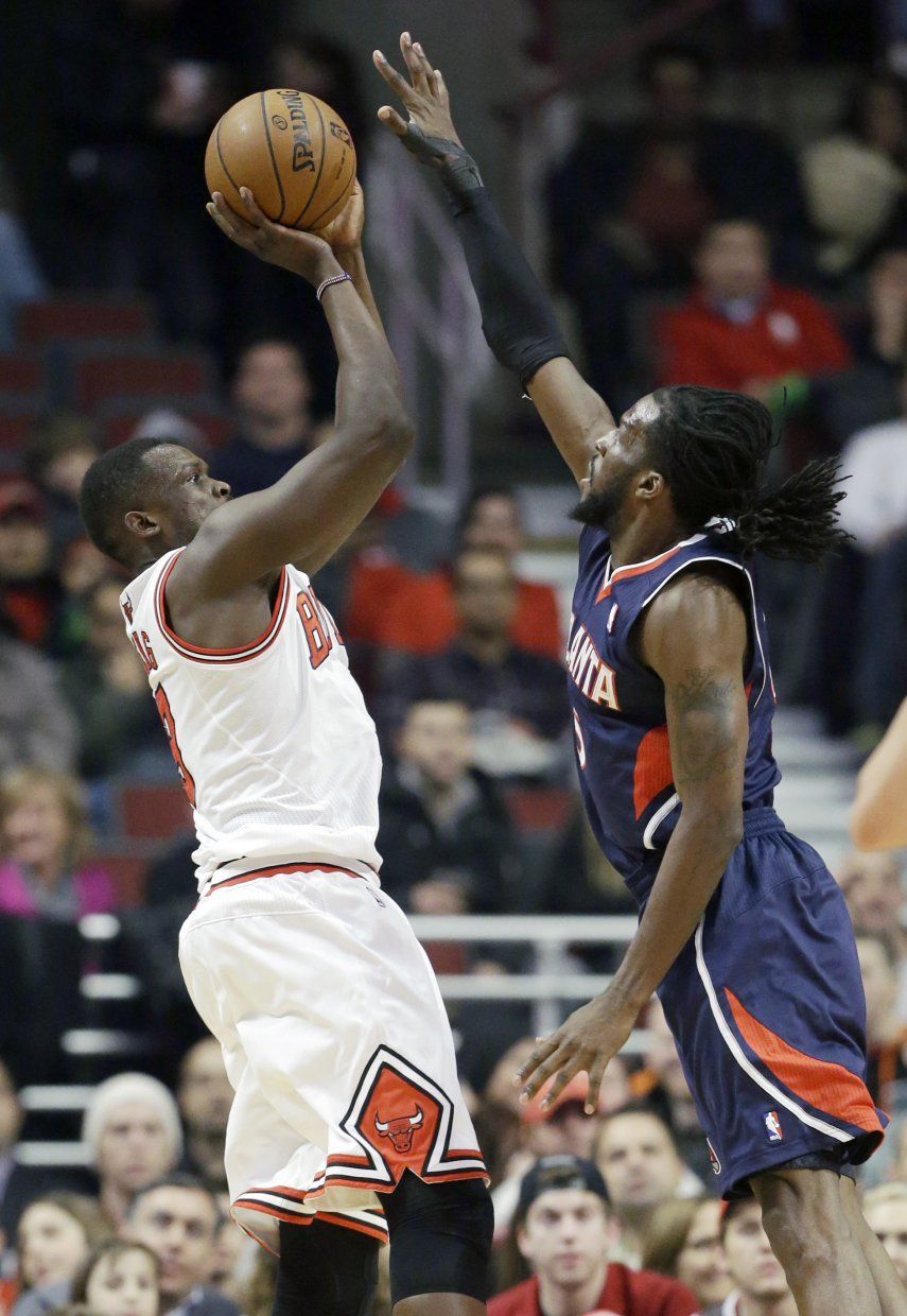 Dunleavy luce en victoria de Bulls sobre Hawks