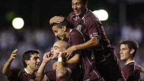 Sudamericana: Lanús vence 2-1 a Libertad en la ida