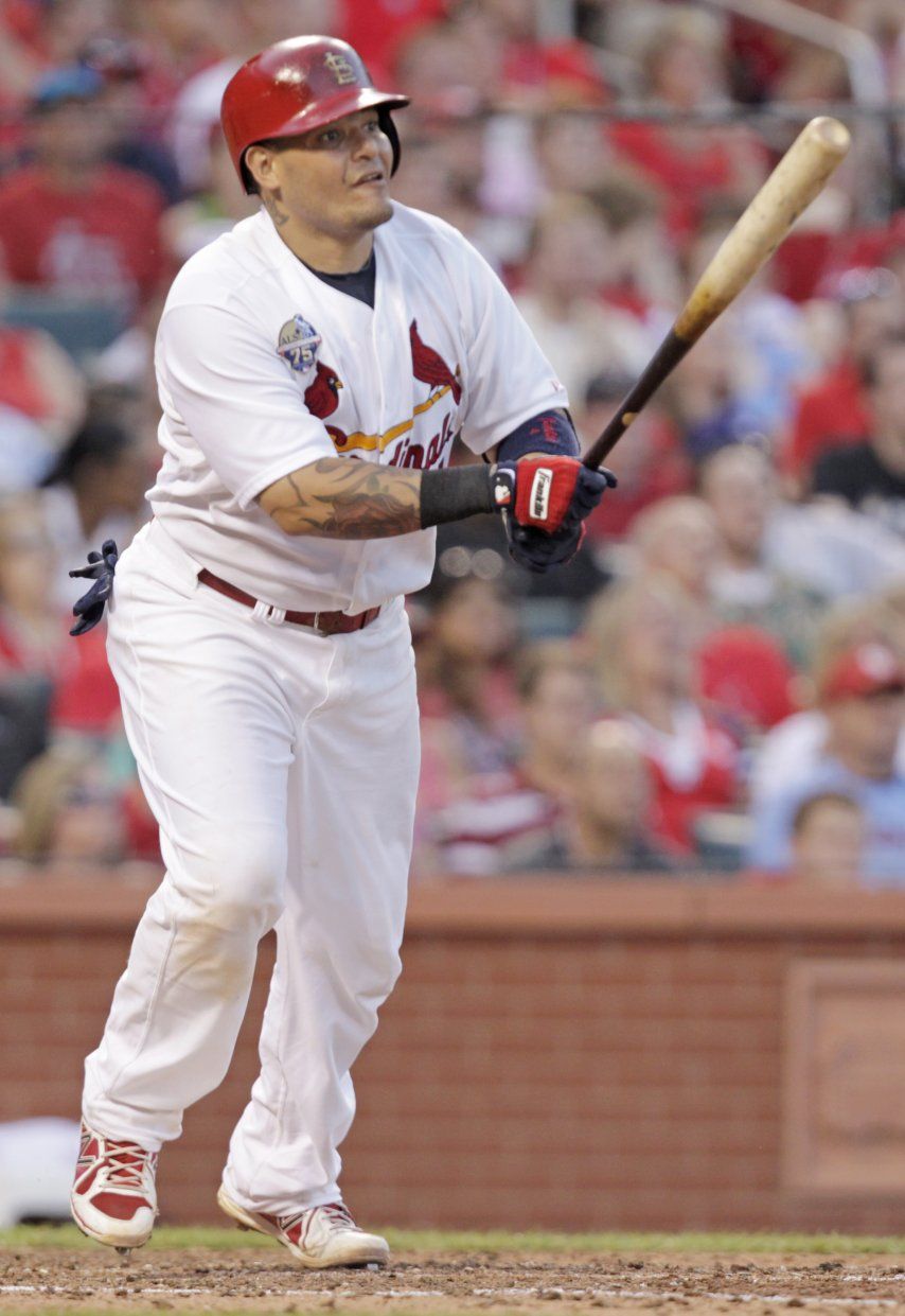 Cardenales resisten ataque tardío de Marlins