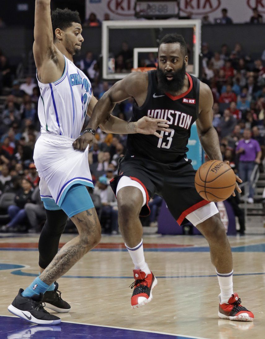 Harden y Capella guían a Rockets a victoria sobre Hornets