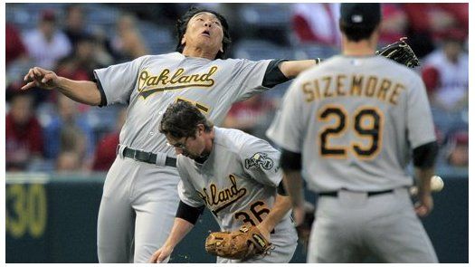 MLB: Angelinos 4, Atléticos 2; Angelinos siguen tras el comodí­n