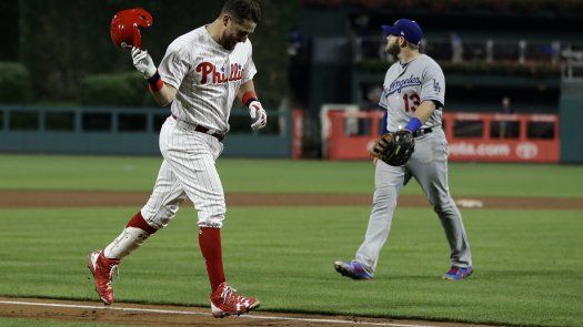 Plouffe jonronea en 16to y Filis superan a Dodgers 7-4