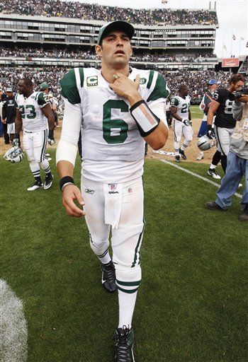 Sánchez vuelve a salir golpeado en derrota de los Jets