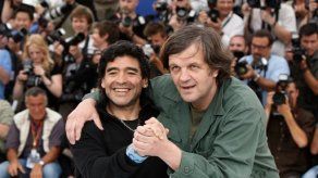 Maradona arremete contra Bush y Pelé en Cannes