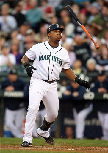 MLB: Marineros 2, Angelinos 1; López conecta doble de triunfo