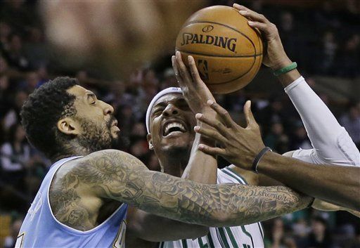 Celtics superan a Nuggets en 3 tiempos extra