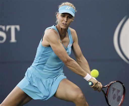 Dementieva y Stosur avanzan a cuartos de final en California