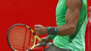 Nadal vence a Djokovic y gana primer tí­tulo en césped