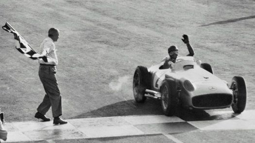 Fangio fue el mejor piloto de la historia, Alonso el tercero, según estudio