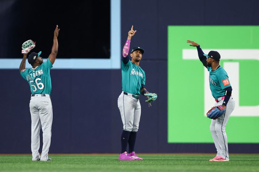 Marineros de Seattle vencen a los Azulejos de Toronto en el juego 2 de la Serie