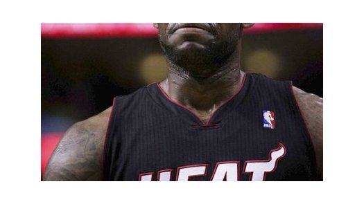 Cavaliers vencen sin LeBron James, quien gana con el Heat