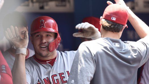 Trout y Pujols pegan jonrones, Angelinos vencen a Azulejos