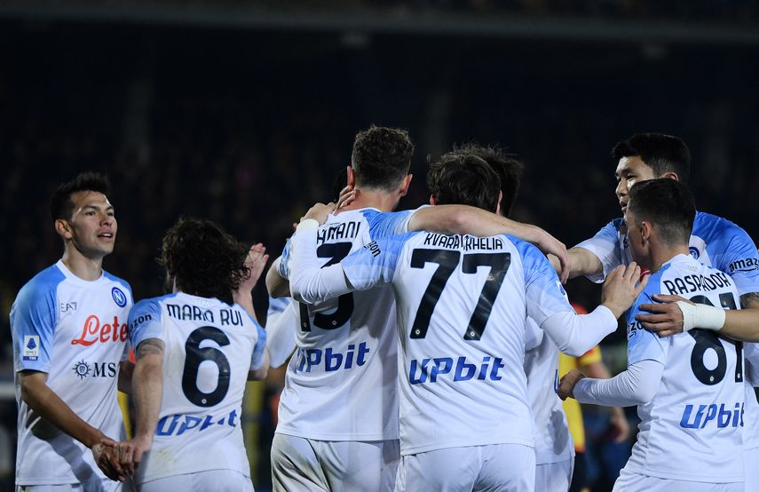 Serie A: El líder Napoli venció al Lecce en el Estadio Via del Mare