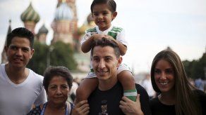 Jugadores de México se relajan en la Plaza Roja