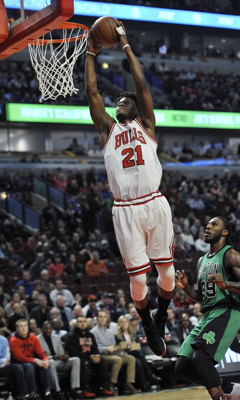 Butler guía a Bulls en victoria de 104-103 sobre Celtics