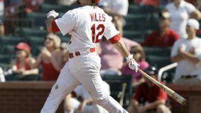 MLB: Cardenales 9. Padres 5; Miles jonronea