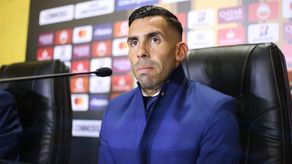 El Apache  Carlos Tévez con su primera oportunidad como DT