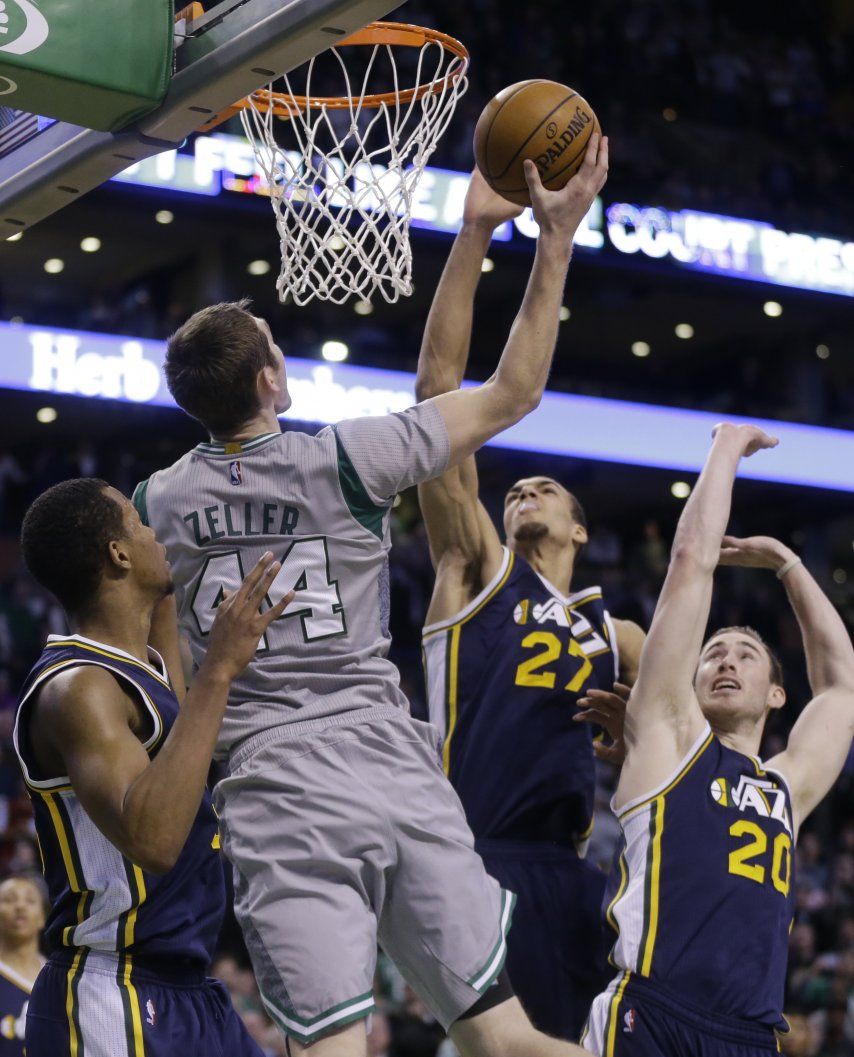 Celtics ganan con enceste de último segundo de Zeller