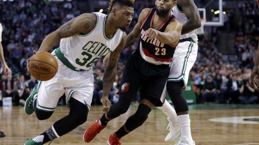 Thomas y Celtics hilvanan 12 triunfos en casa