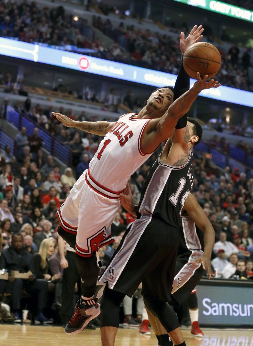 Rose predica con el ejemplo y Bulls vencen a Spurs