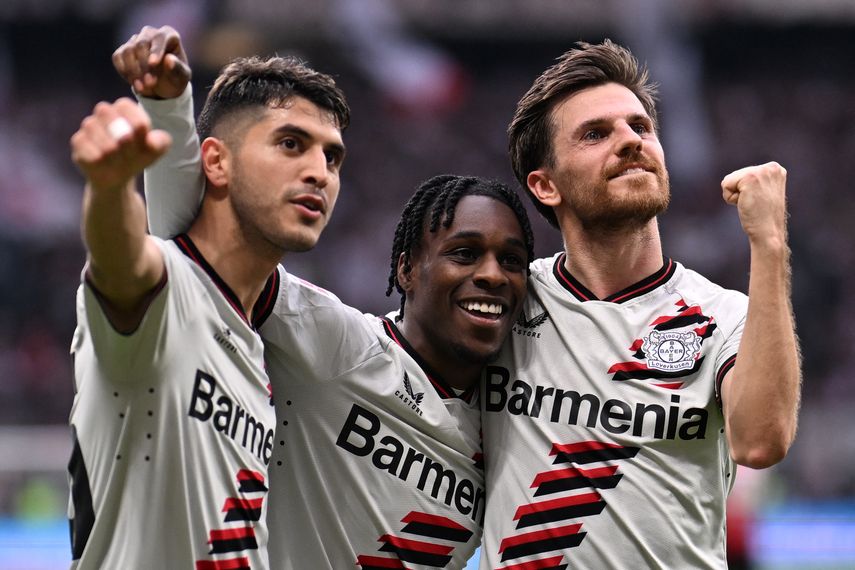 Bayer Leverkusen gana por goleada y sigue con racha de invicto
