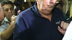 Ejecutivo sospechoso de reventa entrega credencial