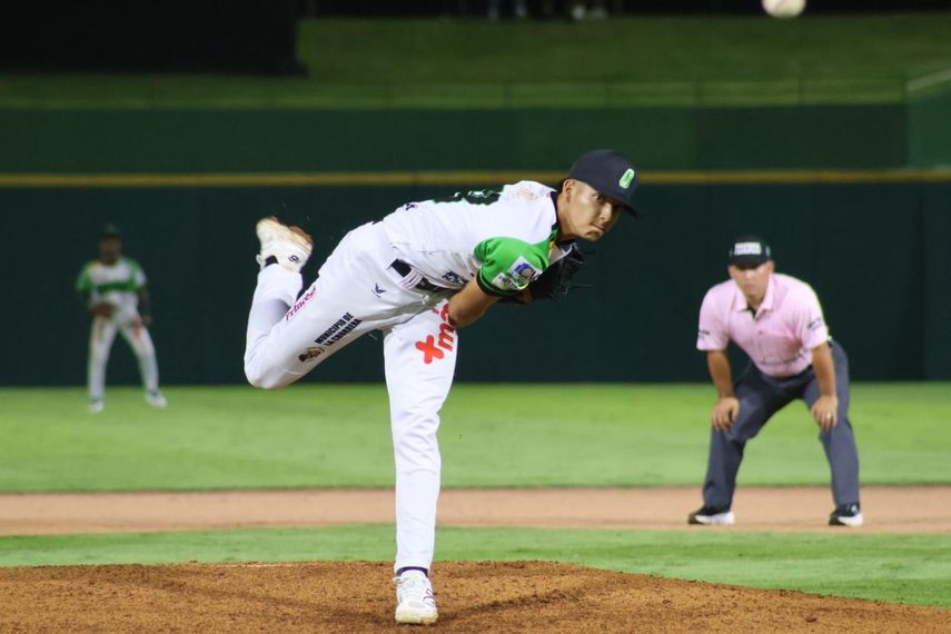 Béisbol Juvenil 2026: Luis Aranda despachó cuadrangular y Oeste sigue invicto e 8 fechas
