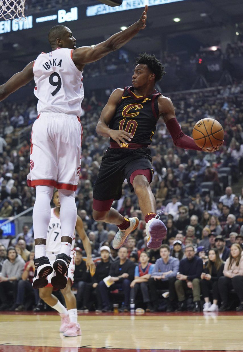 Lowry anota 24 puntos y Raptors vence 117-97 a Cavaliers