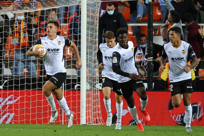 Valencia empata ante Atlético Madrid con doblete de Hugo Duro en el descuento